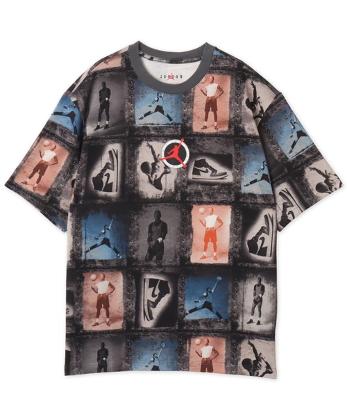 JORDAN BRAND(ジョーダンブランド)の「JORDAN BRAND M J FLT CLB AOP SS CREW / ジョーダン ブランド ジョーダン FLT CLB AOP S/L クルー / NIKE【SP】(Tシャツ/カットソー・メンズ・マルチ・S/M/L/XL/XXL)」の1枚目の写真