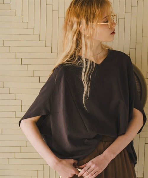 Maison INNESS(メゾンアイネス)の「ドライワッシャー立体フォルムブラウス(シャツ/ブラウス・レディース・モカ/チャコール/オフホワイト・5L~6L/3L~4L/L~LL/S~M)」の16枚目の写真