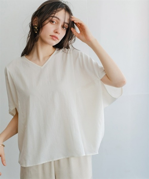 Maison INNESS(メゾンアイネス)の「ドライワッシャー立体フォルムブラウス(シャツ/ブラウス・レディース・モカ/チャコール/オフホワイト・5L~6L/3L~4L/L~LL/S~M)」の21枚目の写真