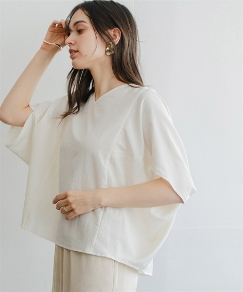 Maison INNESS(メゾンアイネス)の「ドライワッシャー立体フォルムブラウス(シャツ/ブラウス・レディース・モカ/チャコール/オフホワイト・5L~6L/3L~4L/L~LL/S~M)」の6枚目の写真