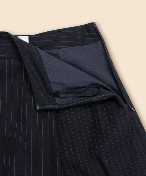 BROOKS BROTHERS（ブルックスブラザーズ）の「リネンブレンド　ピンストライプ　フレアスカート（スカート・レディース・ネイビー・0/2/4/6）」の3枚目の写真