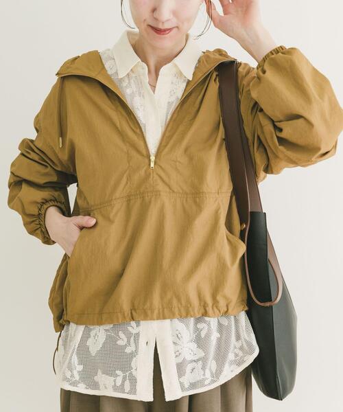 ITEMS URBANRESEARCH(アイテムズ アーバンリサーチ)の「『UVカット/撥水』アノラックフーディーブルゾン(ブルゾン・レディース・ホワイト系その他/キャメル/ブラック・FREE)」の13枚目の写真