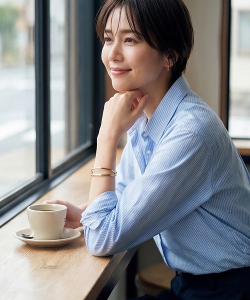 STYLE DELI（スタイルデリ）の「【DELI by】ツイストラインバングルブレスレット（バングル/リストバンド・レディース・ゴールド・FREE）」の2枚目の写真