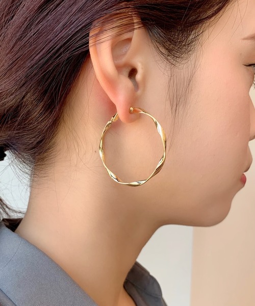 ciite' surgical stainless(シーテサージカルステンレス)の「【金属アレルギー対応】 ねじれフープイヤリング (両耳用) サージカルステンレス(イヤリング・レディース・シルバー/ゴールド・FREE)」の12枚目の写真