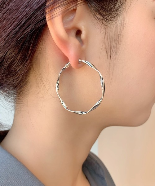 ciite' surgical stainless(シーテサージカルステンレス)の「【金属アレルギー対応】 ねじれフープイヤリング (両耳用) サージカルステンレス(イヤリング・レディース・シルバー/ゴールド・FREE)」の13枚目の写真