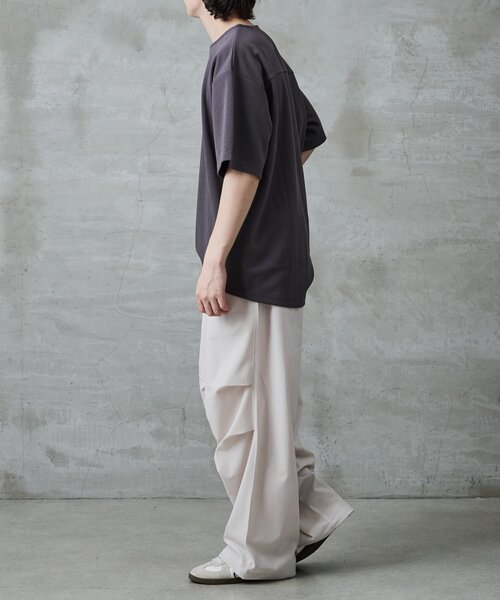 COLONY 2139(コロニートゥーワンスリーナイン)の「エンザイムダンボールラウンドヘム半袖Tシャツ(Tシャツ/カットソー・メンズ・チャコールグレー/ホワイト/ブラック・LARGE/MEDIUM)」の22枚目の写真