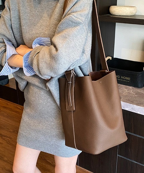 Miniministore(ミニミニストア)の「大容量トートバッグ ミニポーチ付き 上品(トートバッグ・レディース・ダークブラウン/ブラウン/グレイッシュベージュ/ブラック/キャメル・FREE)」の2枚目の写真