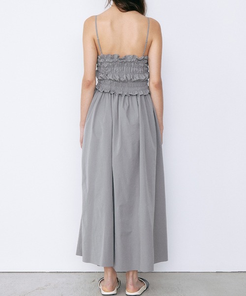LE CIEL BLEU(ルシェルブルー)の「シャードボディスキャミドレス / Shirred Bodice Cami Dress(ワンピース・レディース・チャコールグレー/ブラック・36/38)」の3枚目の写真