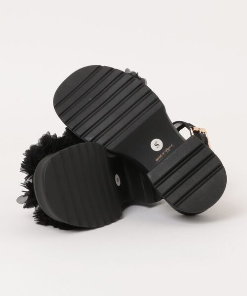 tocco closet(トッコ クローゼット)の「フラワーフリル付きシアーストラップサンダル(サンダル・レディース・オフホワイト/ブラック/グレー・L/M/S)」の21枚目の写真