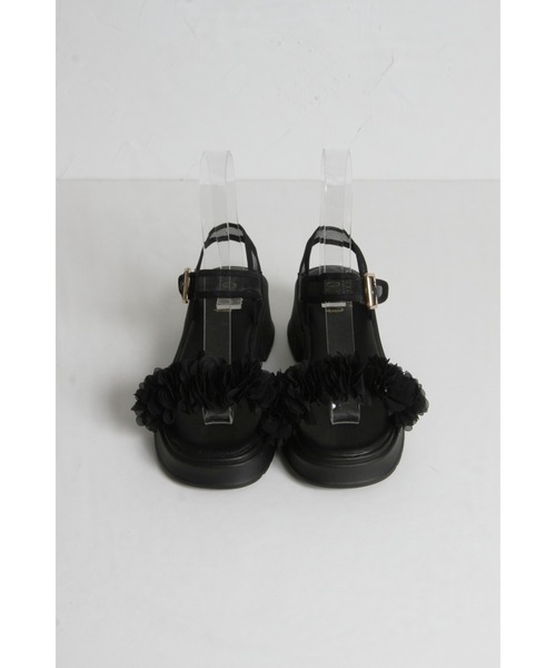 tocco closet(トッコ クローゼット)の「フラワーフリル付きシアーストラップサンダル(サンダル・レディース・オフホワイト/ブラック/グレー・L/M/S)」の11枚目の写真