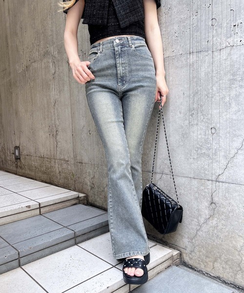 INGNI(イング)の「グリッターラメフレアデニムパンツ(デニムパンツ・レディース・ブルー系その他3/グレー/ブルー系その他・S/M)」の1枚目の写真
