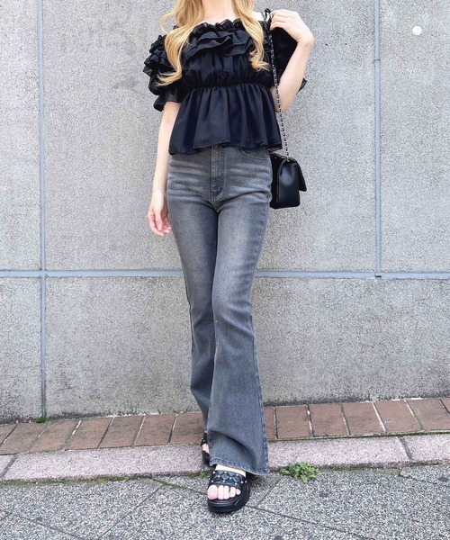 INGNI(イング)の「グリッターラメフレアデニムパンツ(デニムパンツ・レディース・ブルー系その他3/グレー/ブルー系その他・S/M)」の4枚目の写真