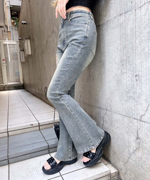 INGNI(イング)の「グリッターラメフレアデニムパンツ(デニムパンツ・レディース・ブルー系その他3/グレー/ブルー系その他・S/M)」の9枚目の写真