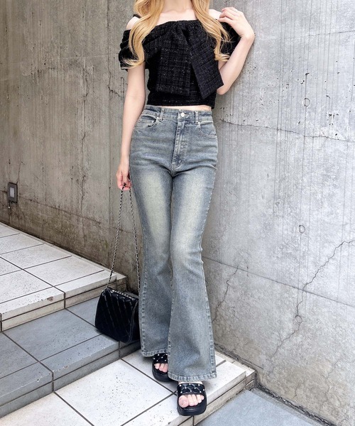 INGNI(イング)の「グリッターラメフレアデニムパンツ(デニムパンツ・レディース・ブルー系その他3/グレー/ブルー系その他・S/M)」の11枚目の写真