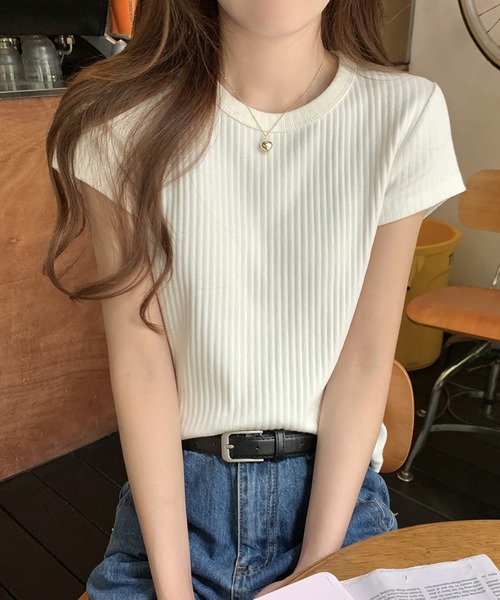 LAFFMO(ラフモ)の「クルーネックリブTシャツ(Tシャツ/カットソー・レディース・ブラック/ベージュ/ホワイト・M/L)」の2枚目の写真