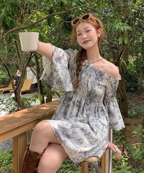FUNdaysion(ファンデイション)の「プリントオフショルミニワンピース(ワンピース・レディース・ブルー・M)」の4枚目の写真