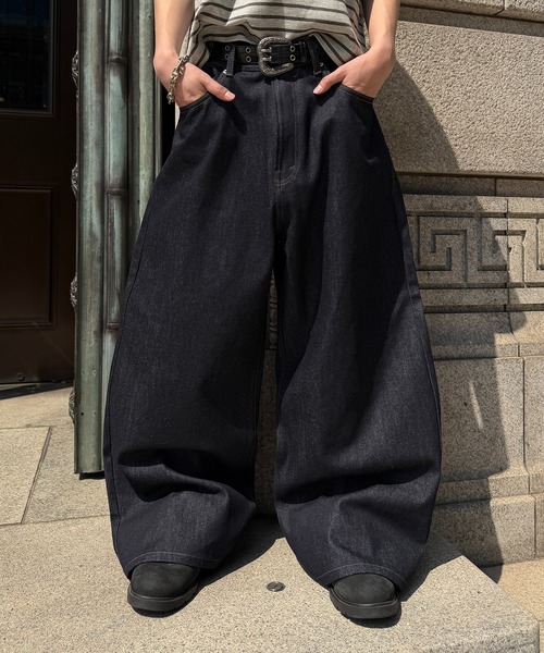 kutir（クティール）の「BAGGY SILHOUETTE RIGID DENIM PANTS/バギーシルエットリジットデニムパンツ（デニムパンツ・メンズ・ブラック/インディゴブルー・LARGE/MEDIUM/SMALL）」の2枚目の写真