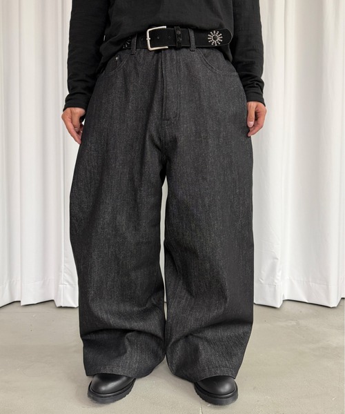 kutir（クティール）の「BAGGY SILHOUETTE RIGID DENIM PANTS/バギーシルエットリジットデニムパンツ（デニムパンツ・メンズ・ブラック/インディゴブルー・LARGE/MEDIUM/SMALL）」の8枚目の写真