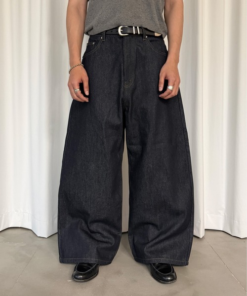 kutir（クティール）の「BAGGY SILHOUETTE RIGID DENIM PANTS/バギーシルエットリジットデニムパンツ（デニムパンツ・メンズ・ブラック/インディゴブルー・LARGE/MEDIUM/SMALL）」の14枚目の写真