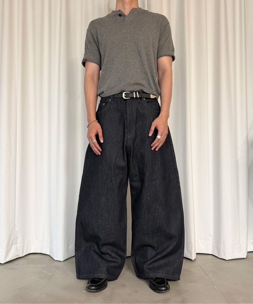 kutir（クティール）の「BAGGY SILHOUETTE RIGID DENIM PANTS/バギーシルエットリジットデニムパンツ（デニムパンツ・メンズ・ブラック/インディゴブルー・LARGE/MEDIUM/SMALL）」の15枚目の写真