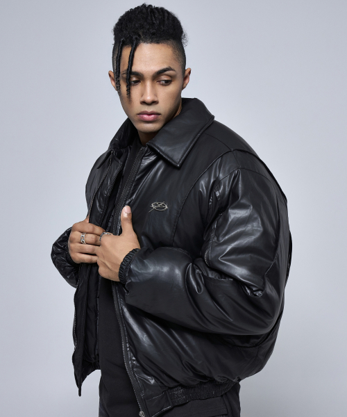 PHYSICAL GARMENTS（フィジカルガーメンツ）の「P2590 ビッグシンボルレザージャンパー [ブラック]（ダウンジャケット/コート・メンズ・ブラック・MEDIUM/LARGE/X-LARGE）」の2枚目の写真