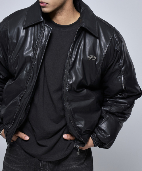 PHYSICAL GARMENTS（フィジカルガーメンツ）の「P2590 ビッグシンボルレザージャンパー [ブラック]（ダウンジャケット/コート・メンズ・ブラック・MEDIUM/LARGE/X-LARGE）」の3枚目の写真