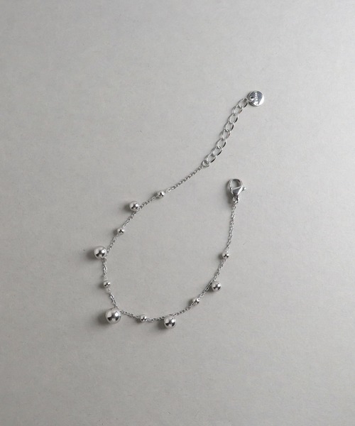 ieLS(イエルズ)の「金属アレルギー対応「ieLS」ステンレス ボールモチーフ ブレスレット(ブレスレット・レディース・ゴールド/シルバー・ONE SIZE)」の4枚目の写真