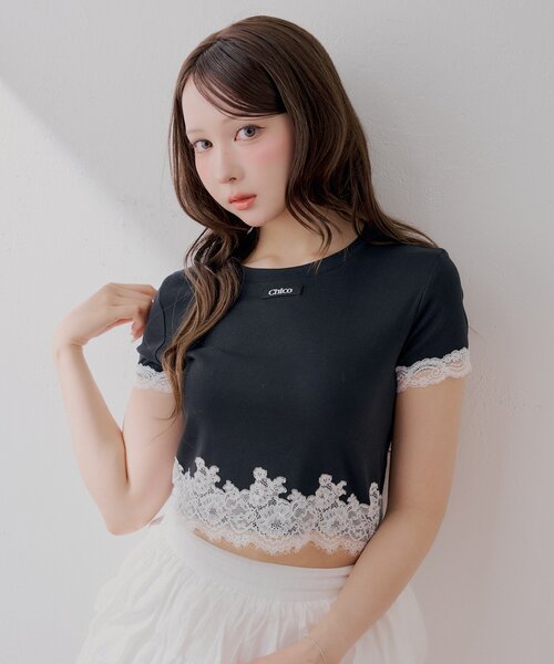 Chico（チコ）の「裾レースチビT（Tシャツ/カットソー・レディース・ベージュ/ホワイト/ブラック・FREE）」の2枚目の写真