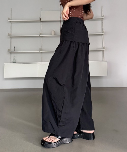 4INT.(フォイント)の「【レイヤード風】ナイロン スカート バルーン ワイド パンツ(その他パンツ・レディース・ブラック/グレー・M/S)」の11枚目の写真