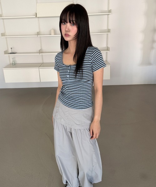4INT.(フォイント)の「【レイヤード風】ナイロン スカート バルーン ワイド パンツ(その他パンツ・レディース・ブラック/グレー・M/S)」の16枚目の写真