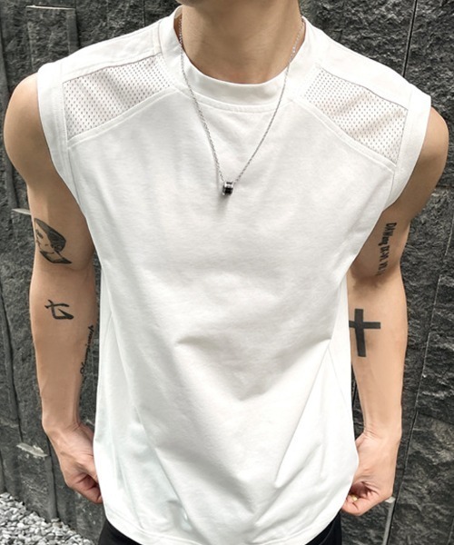 CLOTHY(クロシィ)の「【インナー使いやトレーニングにも◎】メンズ 速乾 肩メッシュ ノースリーブ Tシャツ(タンクトップ・メンズ・ブラック/グレー/オフホワイト・LARGE/MEDIUM)」の10枚目の写真