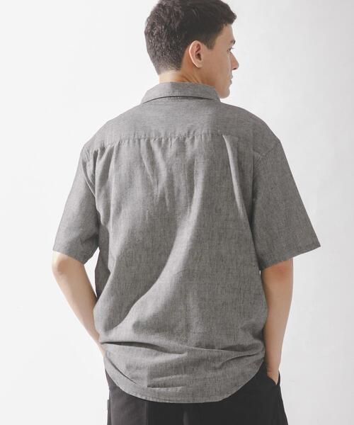 URBAN RESEARCH Sonny Label(アーバンリサーチサニーレーベル)の「接触冷感リネン混ショートスリーブシャツ(シャツ/ブラウス・メンズ・グリーン/ホワイト系その他/ネイビー/グレー/ブルー系その他・MEDIUM/LARGE/X-LARGE)」の21枚目の写真