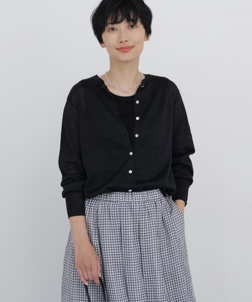 human woman(ヒューマンウーマン)の「◆【待望の再販 / 名品 / ウォッシャブル】ラミーハイゲージクルーネックカーディガン(ニット/セーター・レディース・グリーン/グレー/パープル/ブラック・MEDIUM)」の1枚目の写真