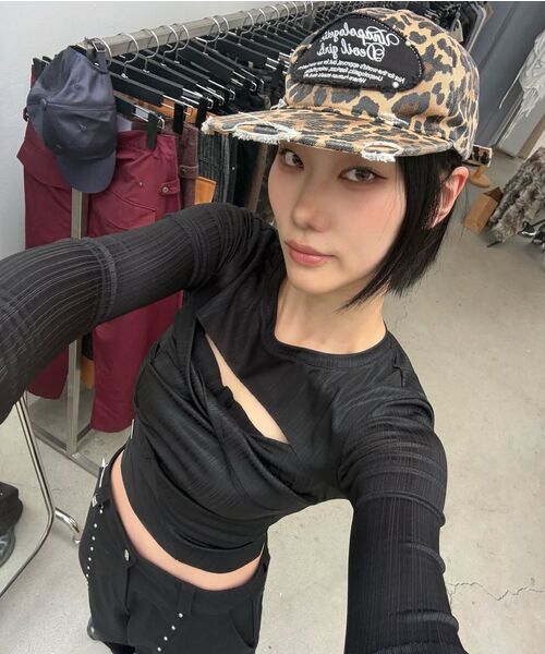 HALF DEVIL US(ハーフデビルアス)の「コンツアーシャーリングカットアウトTシャツ_ブラック(Tシャツ/カットソー・レディース・その他・FREE)」の5枚目の写真