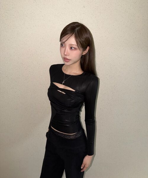 HALF DEVIL US(ハーフデビルアス)の「コンツアーシャーリングカットアウトTシャツ_ブラック(Tシャツ/カットソー・レディース・その他・FREE)」の6枚目の写真