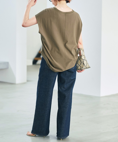 Spick & Span（スピックアンドスパン）の「アムンゼンクロスバックタックフレンチブラウス（シャツ/ブラウス・レディース・ホワイト/ネイビー/カーキ・FREE）」の8枚目の写真