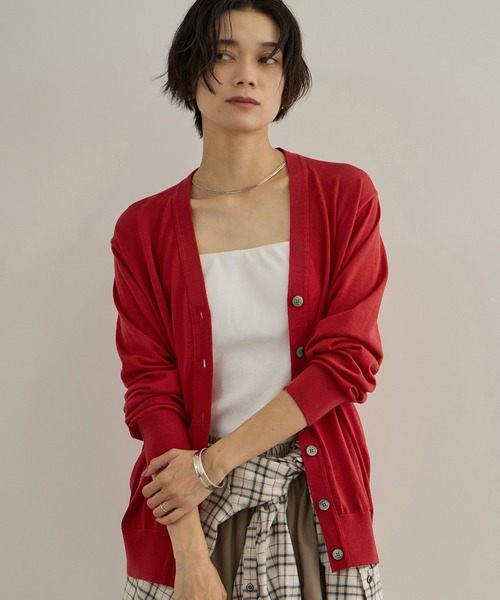 SALON adam et rope'(サロン アダム エ ロペ)の「ハイゲージVネックカーディガン(カーディガン/ボレロ・レディース・ブラック/ブラウン/レッド・FREE)」の1枚目の写真