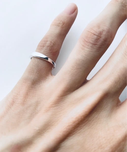 NOEL(ノエル)の「Slight Wave Ring #064 フリーサイズリング(リング・レディース・シルバー・FREE)」の7枚目の写真