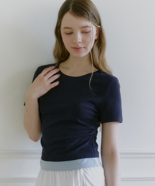 MICANE(ミケーネ)の「エリンレイヤードショートスリーブTシャツ(Tシャツ/カットソー・レディース・ホワイト/ネイビー・1/2/4/3)」の3枚目の写真