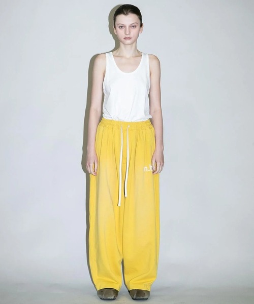 my beautiful landlet(マイビューティフルランドレット)の「【beautiful landlet】 DAMAGE SWEAT WIDE PANTS - embroidery(スウェットパンツ・メンズ・ブラウン/オートミール/イエロー/ブラック・2/1/0)」の4枚目の写真