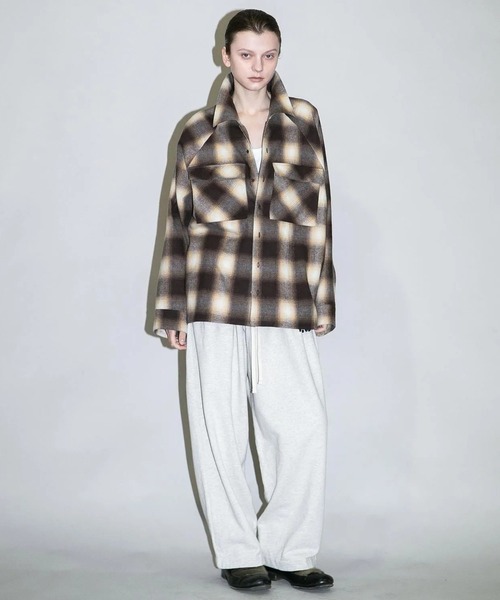my beautiful landlet(マイビューティフルランドレット)の「【beautiful landlet】 DAMAGE SWEAT WIDE PANTS - embroidery(スウェットパンツ・メンズ・ブラウン/オートミール/イエロー/ブラック・2/1/0)」の7枚目の写真