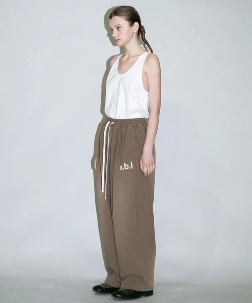 my beautiful landlet(マイビューティフルランドレット)の「【beautiful landlet】 DAMAGE SWEAT WIDE PANTS - embroidery(スウェットパンツ・メンズ・ブラウン/オートミール/イエロー/ブラック・2/1/0)」の15枚目の写真