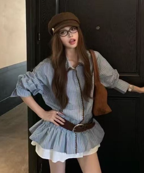 AVYL(アヴィル)の「ストライプフリルチュニックシャツ(シャツ/ブラウス・レディース・ブルー・M)」の4枚目の写真