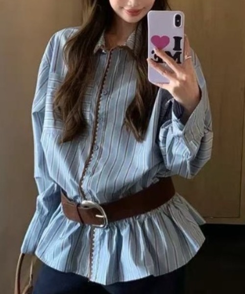 AVYL(アヴィル)の「ストライプフリルチュニックシャツ(シャツ/ブラウス・レディース・ブルー・M)」の2枚目の写真