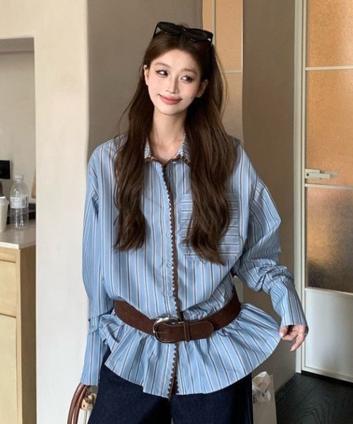 AVYL(アヴィル)の「ストライプフリルチュニックシャツ(シャツ/ブラウス・レディース・ブルー・M)」の11枚目の写真