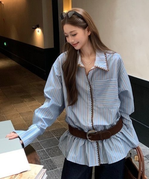 AVYL(アヴィル)の「ストライプフリルチュニックシャツ(シャツ/ブラウス・レディース・ブルー・M)」の8枚目の写真