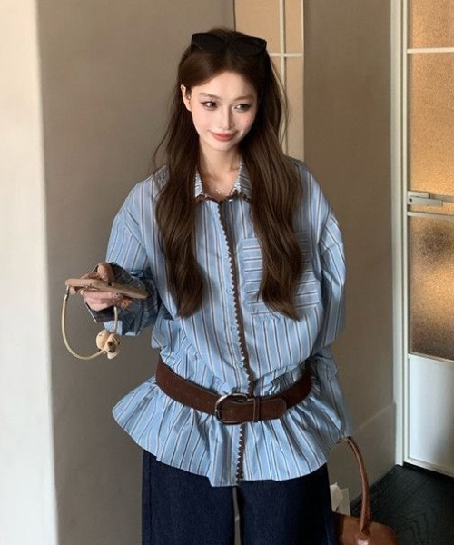 AVYL(アヴィル)の「ストライプフリルチュニックシャツ(シャツ/ブラウス・レディース・ブルー・M)」の18枚目の写真