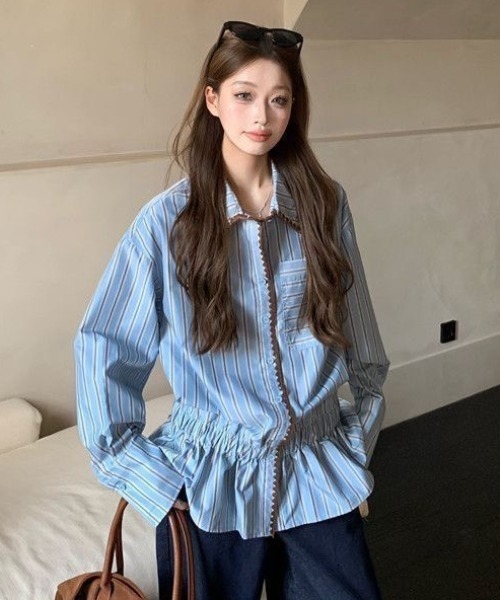 AVYL(アヴィル)の「ストライプフリルチュニックシャツ(シャツ/ブラウス・レディース・ブルー・M)」の7枚目の写真