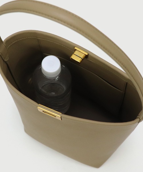 LA MARGE(ラマージ)の「【LA MARGE】【 500mlペットボトル収納可 】 ワンハンドルバッグ / スプリット レザー レディース バッグ ショルダーバッグ(トートバッグ・レディース・ブラック/ブラウン/ブラウン系その他/アイボリー・FREE)」の10枚目の写真