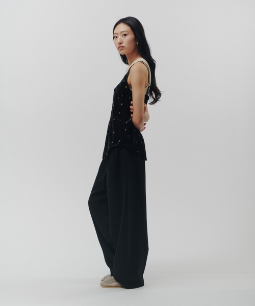 THINGS THAT MATTER(シングス ザット マター)の「STICKER PRINT VELOUR CAMISOLE / ステッカー プリント ベロア キャミソール(キャミソール・レディース・ブラック×レッド/ブラック×イエロー・FREE)」の20枚目の写真